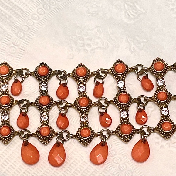 ❄️Sale❄️
 Orange Gold tone wide Bracelet dangling faceted beads - Picture 4 of 9